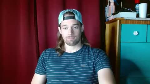 Snapshot of umphreak42 chatting on 10.05.25 Andrew online show from 10.05.25