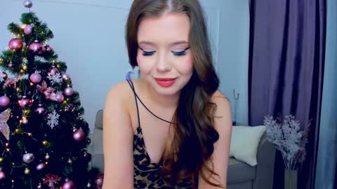 Snapshot of unforgettablalice chatting on 12.24.24 Alice online show from 12.24.24