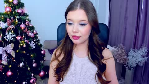 Snapshot of unforgettablalice chatting on 12.30.24 Alice online show from 12.30.24