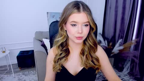 Snapshot of unforgettablalice chatting on 01.30.25 Alice online show from 01.30.25