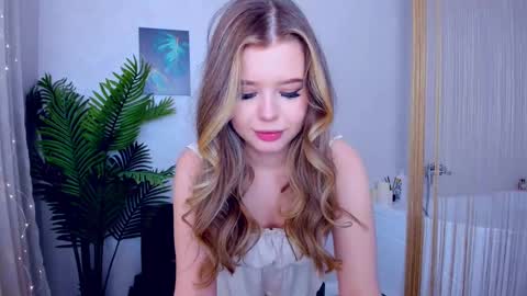 Snapshot of unforgettablalice chatting on 02.15.25 Alice online show from 02.15.25