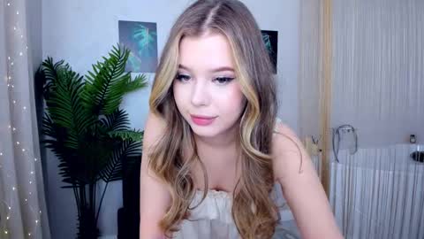 Snapshot of unforgettablalice chatting on 02.16.25 Alice online show from 02.16.25