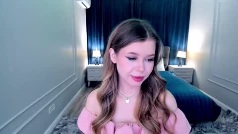 Snapshot of unforgettablalice chatting on 10.05.25 Alice online show from 10.05.25