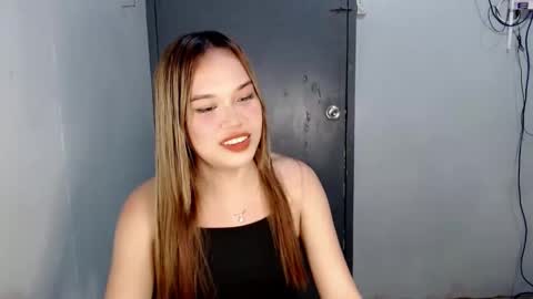 Snapshot of ur_anarosesexdoll chatting on 02.25.25 anarose online show from 02.25.25