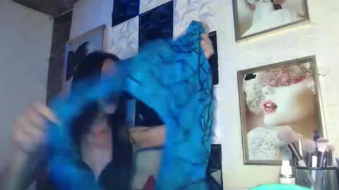 Snapshot of ur_chrizzy_fav chatting on 10.18.25 chrizzy online show from 10.18.25