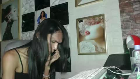 Snapshot of ur_chrizzy_fav chatting on 10.20.25 chrizzy online show from 10.20.25