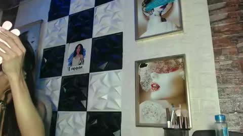 Snapshot of ur_chrizzy_fav chatting on 11.03.25 chrizzy online show from 11.03.25