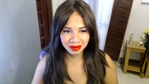 Snapshot of ur_cutiesthotasianxx chatting on 01.22.25 Vee online show from 01.22.25