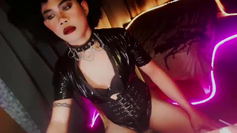 Snapshot of ur_dominatrix chatting on 11.30.25 MISS ANNA online show from 11.30.25