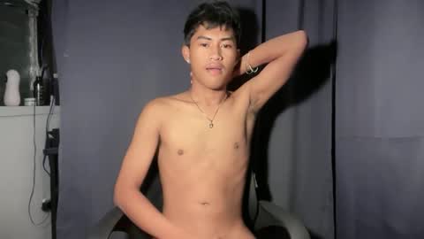 Snapshot of ur_fuckerbttm chatting on 10.01.25 ur_fuckerbttm online show from 10.01.25