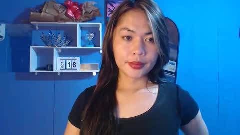 Snapshot of ur_perfectgirlmsa chatting on 10.17.25 Ms. A lets go pass or pvt show online show from 10.17.25