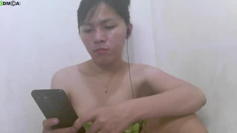 Snapshot of urasianlover69x chatting on 02.10.25 rai online show from 02.10.25