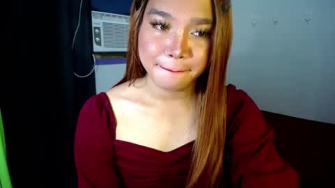 Snapshot of urasiansweet_cummer chatting on 02.14.25 KENDRA online show from 02.14.25