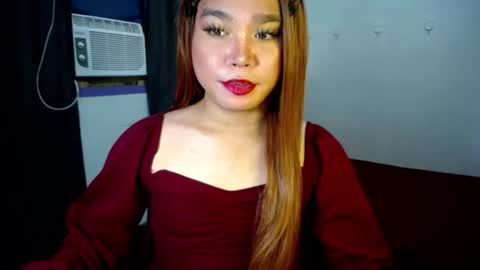 Snapshot of urasiansweet_cummer chatting on 02.16.25 KENDRA online show from 02.16.25