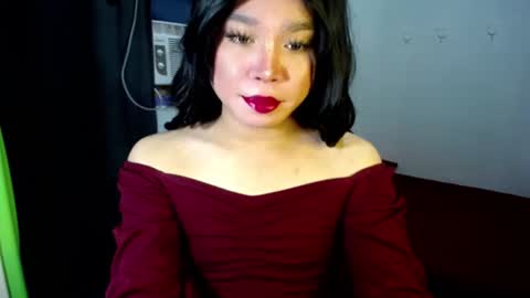 Snapshot of urasiansweet_cummer chatting on 03.09.25 KENDRA online show from 03.09.25