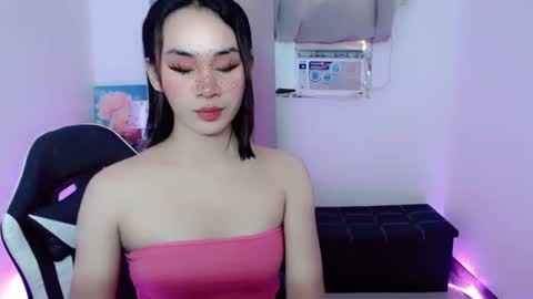 Snapshot of urbaby_kat chatting on 09.25.25 Kat online show from 09.25.25