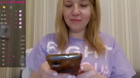 Snapshot of urbadkitty chatting on 12.25.24 urbadkitty online show from 12.25.24