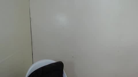 Snapshot of urcutie_asianboy chatting on 10.10.25 KEN online show from 10.10.25