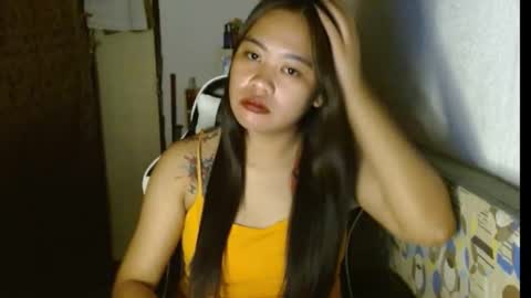 Snapshot of urfynestasian chatting on 12.21.24 urfynestasian online show from 12.21.24