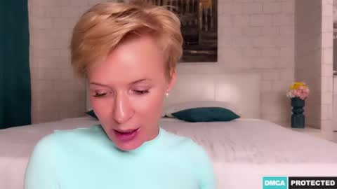 Snapshot of urgoddessjenny chatting on 02.08.25 Jenny online show from 02.08.25