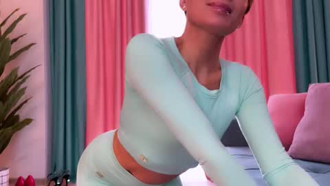 Snapshot of urgoddessjenny chatting on 10.18.25 Jenny online show from 10.18.25