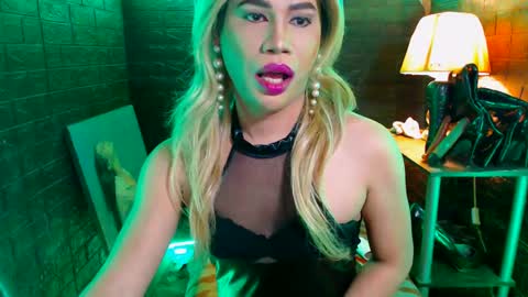 Snapshot of urhardcockqueenxxx chatting on 12.13.24 queen norelle online show from 12.13.24
