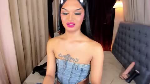Snapshot of urladyprincessmassivecock chatting on 01.19.25 jhaii online show from 01.19.25