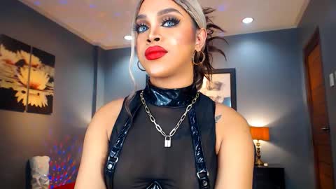 Snapshot of urmajestytyra chatting on 12.27.24 UrMajestyTyra online show from 12.27.24