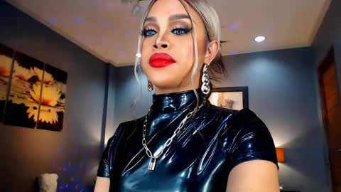 Snapshot of urmajestytyra chatting on 12.28.24 UrMajestyTyra online show from 12.28.24
