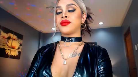 Snapshot of urmajestytyra chatting on 12.29.24 UrMajestyTyra online show from 12.29.24