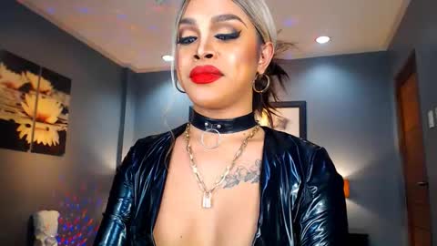 Snapshot of urmajestytyra chatting on 12.29.24 UrMajestyTyra online show from 12.29.24