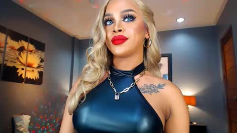 Snapshot of urmajestytyra chatting on 01.14.25 UrMajestyTyra online show from 01.14.25