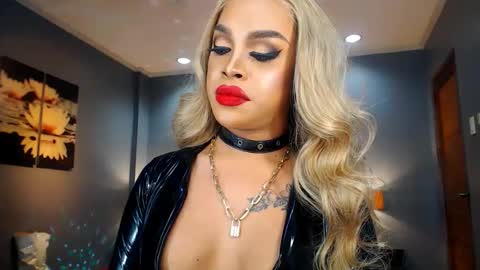 Snapshot of urmajestytyra chatting on 01.17.25 UrMajestyTyra online show from 01.17.25