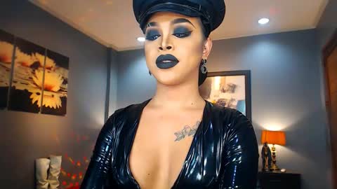 Snapshot of urmajestytyra chatting on 01.23.25 UrMajestyTyra online show from 01.23.25