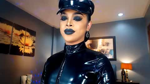 Snapshot of urmajestytyra chatting on 01.23.25 UrMajestyTyra online show from 01.23.25