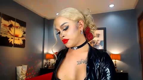 Snapshot of urmajestytyra chatting on 02.14.25 UrMajestyTyra online show from 02.14.25