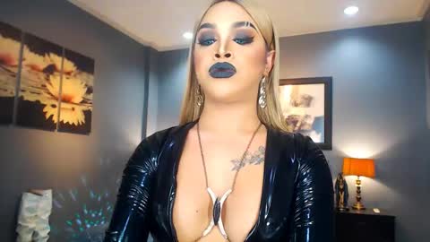 Snapshot of urmajestytyra chatting on 02.24.25 UrMajestyTyra online show from 02.24.25