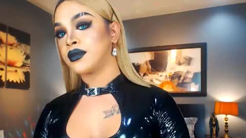 Snapshot of urmajestytyra chatting on 02.25.25 UrMajestyTyra online show from 02.25.25