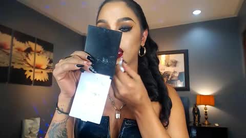 Snapshot of urmajestytyra chatting on 03.01.25 UrMajestyTyra online show from 03.01.25