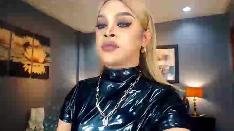 Snapshot of urmajestytyra chatting on 03.09.25 UrMajestyTyra online show from 03.09.25