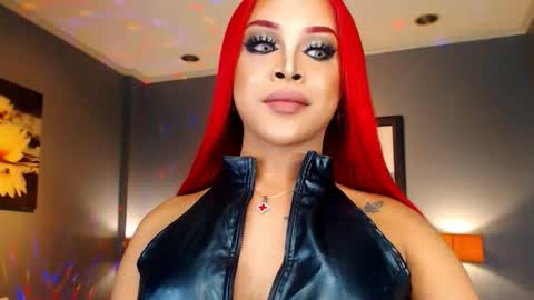 Snapshot of urmajestytyra chatting on 10.20.25 UrMajestyTyra online show from 10.20.25