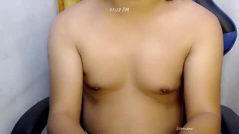 Snapshot of urwildpinayxxx chatting on 02.28.25 melody online show from 02.28.25