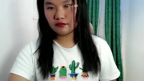 Snapshot of urwildpinayxxx chatting on 09.10.25 melody online show from 09.10.25