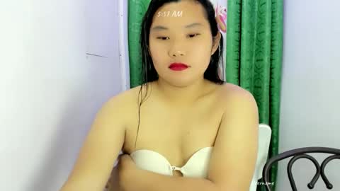 Snapshot of urwildpinayxxx chatting on 10.05.25 melody online show from 10.05.25