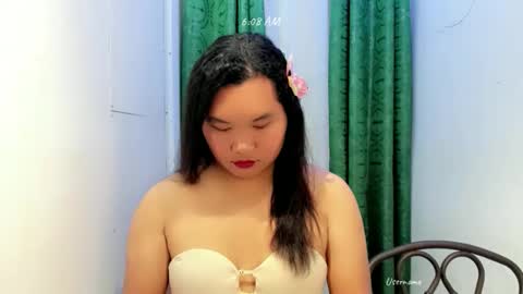 Snapshot of urwildpinayxxx chatting on 10.06.25 melody online show from 10.06.25