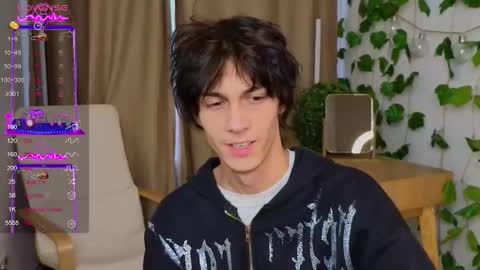 Snapshot of va1ora chatting on 09.21.25 Valora online show from 09.21.25