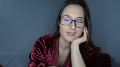 Snapshot of va_len_sea_ya chatting on 01.05.25 Valensiya online show from 01.05.25