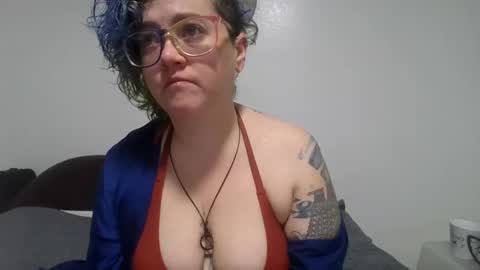 Snapshot of valarieak chatting on 10.09.25 valarieak online show from 10.09.25