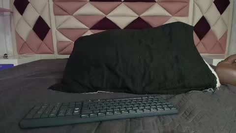 Snapshot of vale_castro1 chatting on 09.15.25 Valentina online show from 09.15.25