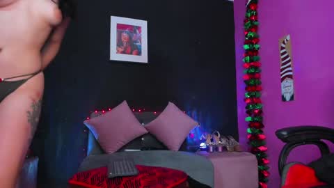 Snapshot of valenmilan chatting on 12.07.24 valentina milan online show from 12.07.24